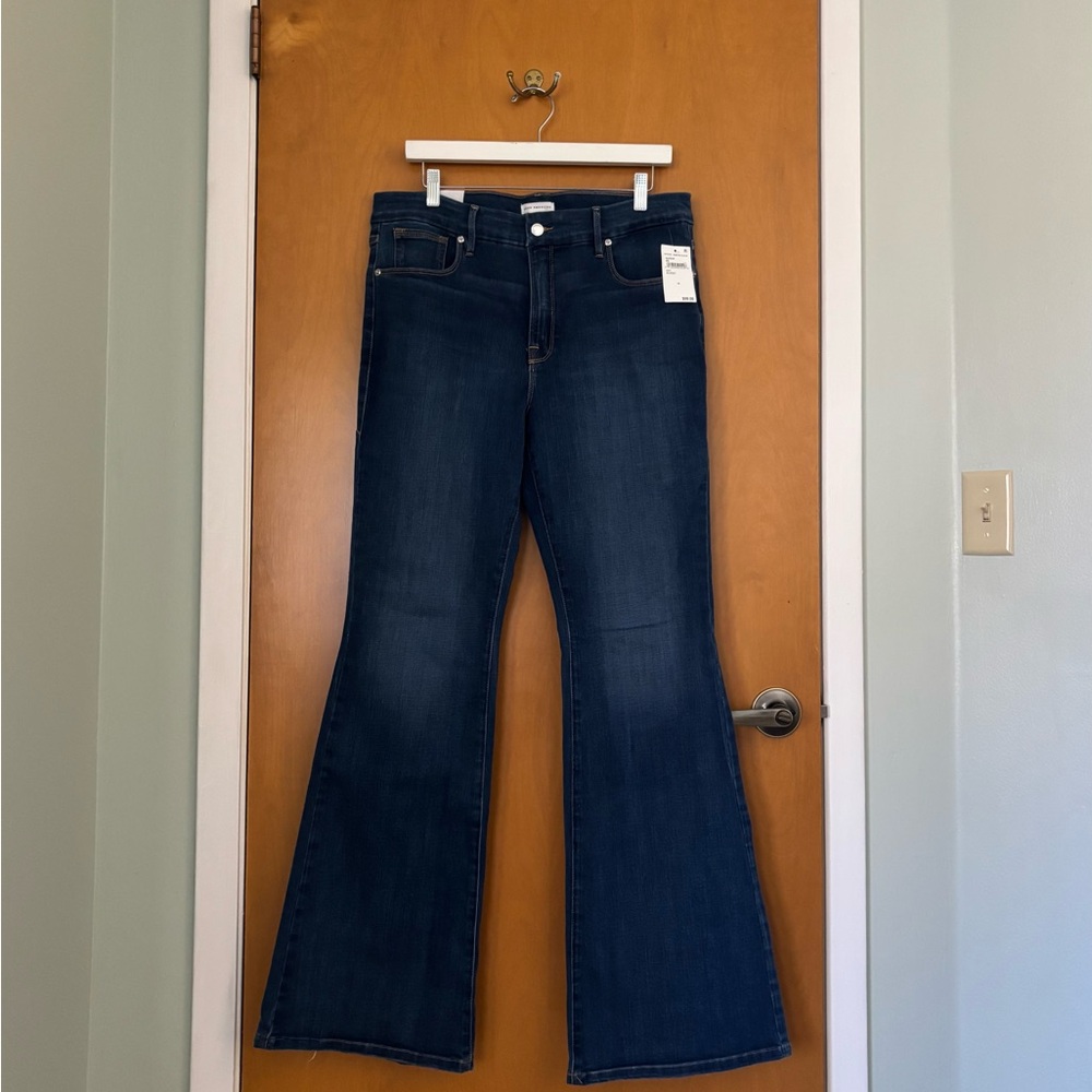 BNWT! GOOD AMERICAN, GOOD LEGS FLARE JEANS SZ. 14 - Picture 5 of 7